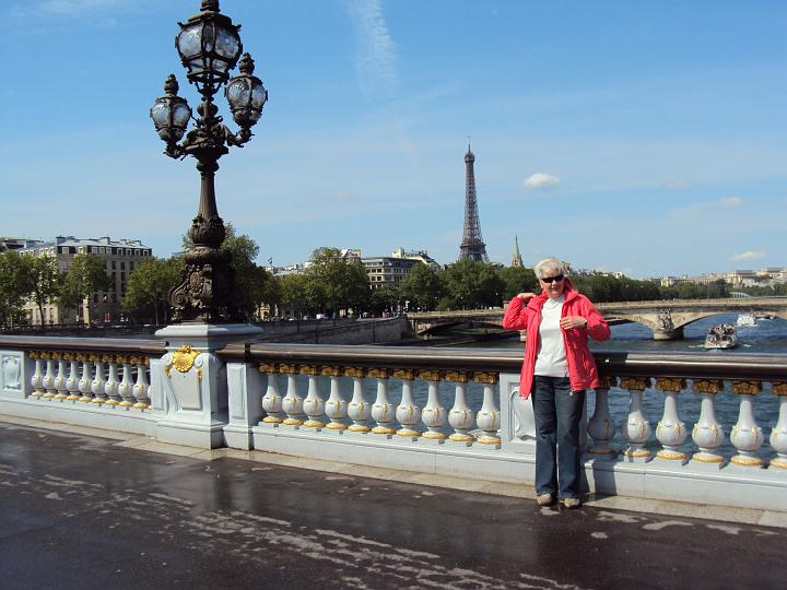 Alexander bridge and  Luba 1.jpg